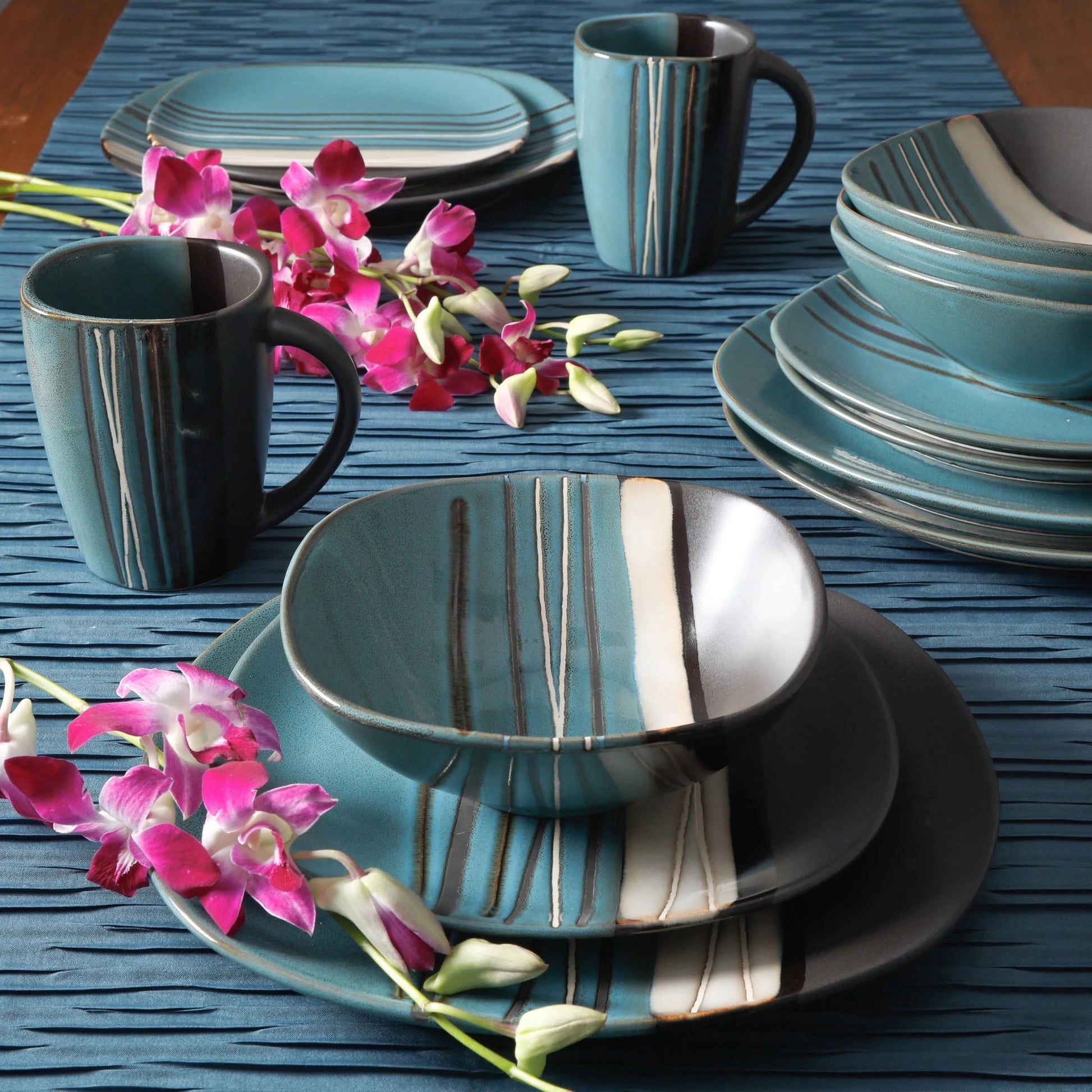 "Chic Teal 16-Piece Dinnerware Set"